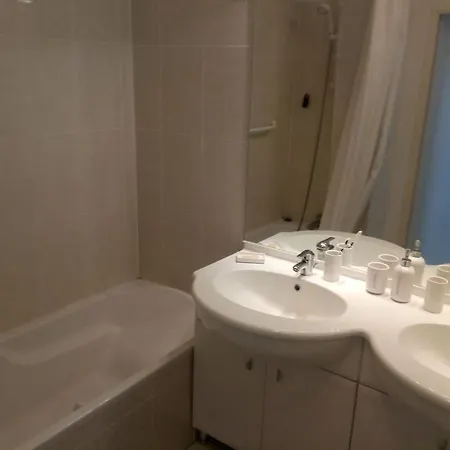 Les Pieds Dans L'eau Salee 公寓