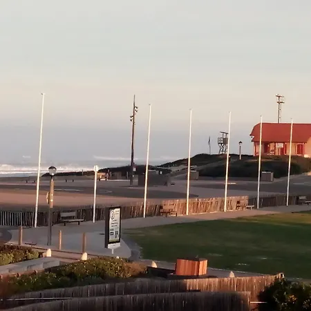 Les Pieds Dans L'eau Salee 比斯卡罗斯